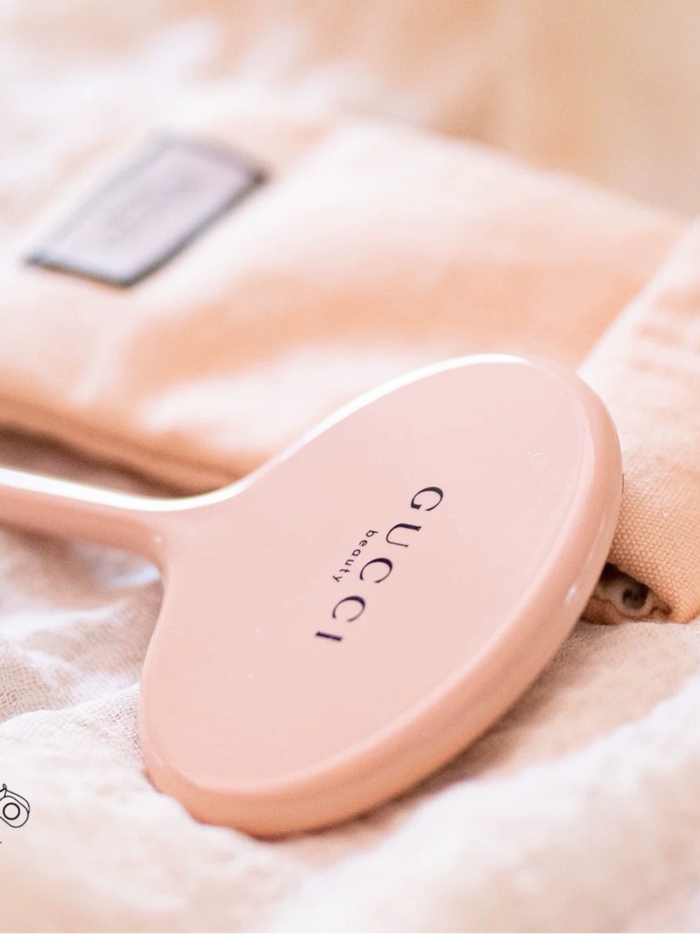 Gucci beauty handheld makeup mirror with pouch - Picture 6 of 7